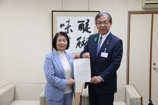亀山市長に答申
