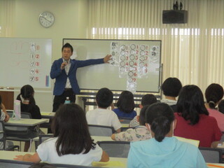 子ども向け俳句講座風景