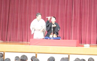 林家菊丸＿講演風景（西小学校）１