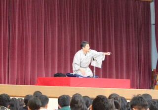 林家菊丸＿講演風景（西小学校）２