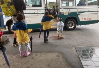 関支所バス停