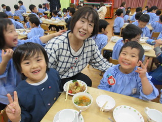 アスレ園児と久しぶりの給食会