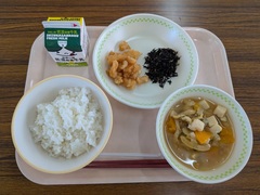 給食の写真