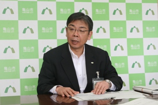 記者会見の様子（5月31日）
