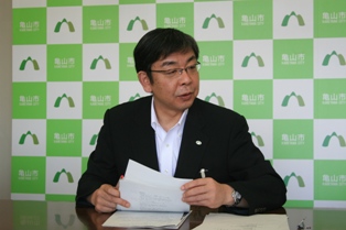 記者会見の様子（7月2日）