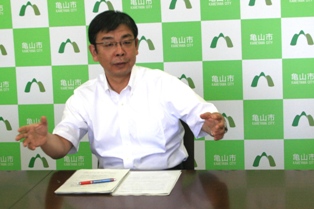 記者会見の様子（7月31日）