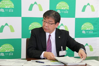記者会見の様子（11月24日）