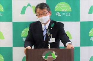 記者会見の様子（4月26日）