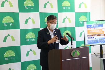 記者会見の様子（6月30日）